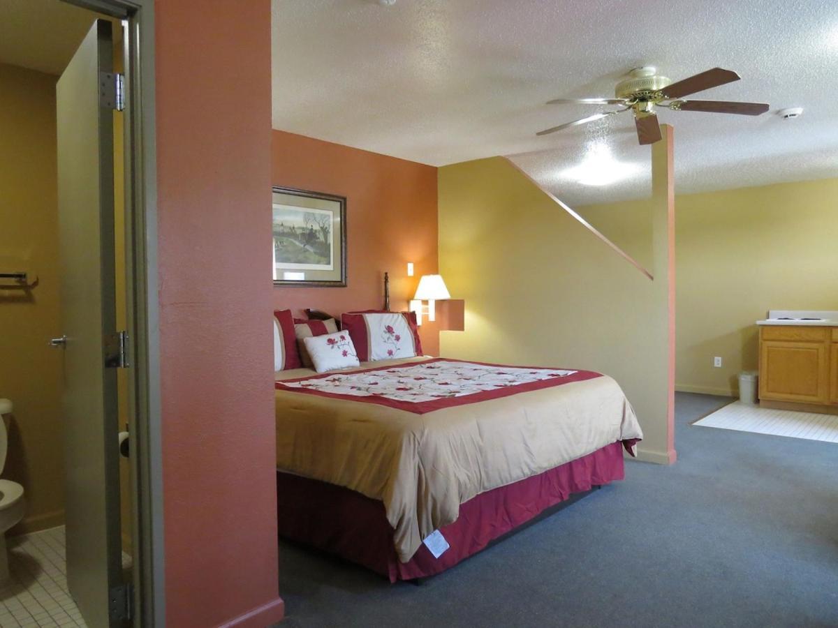 First Western Inn Caseyville Eksteriør billede